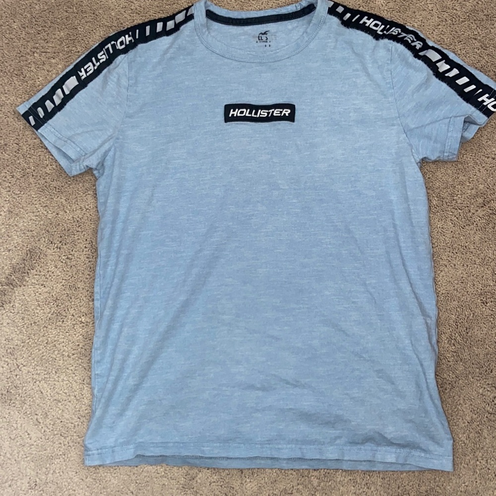 Men’s Hollister shirt